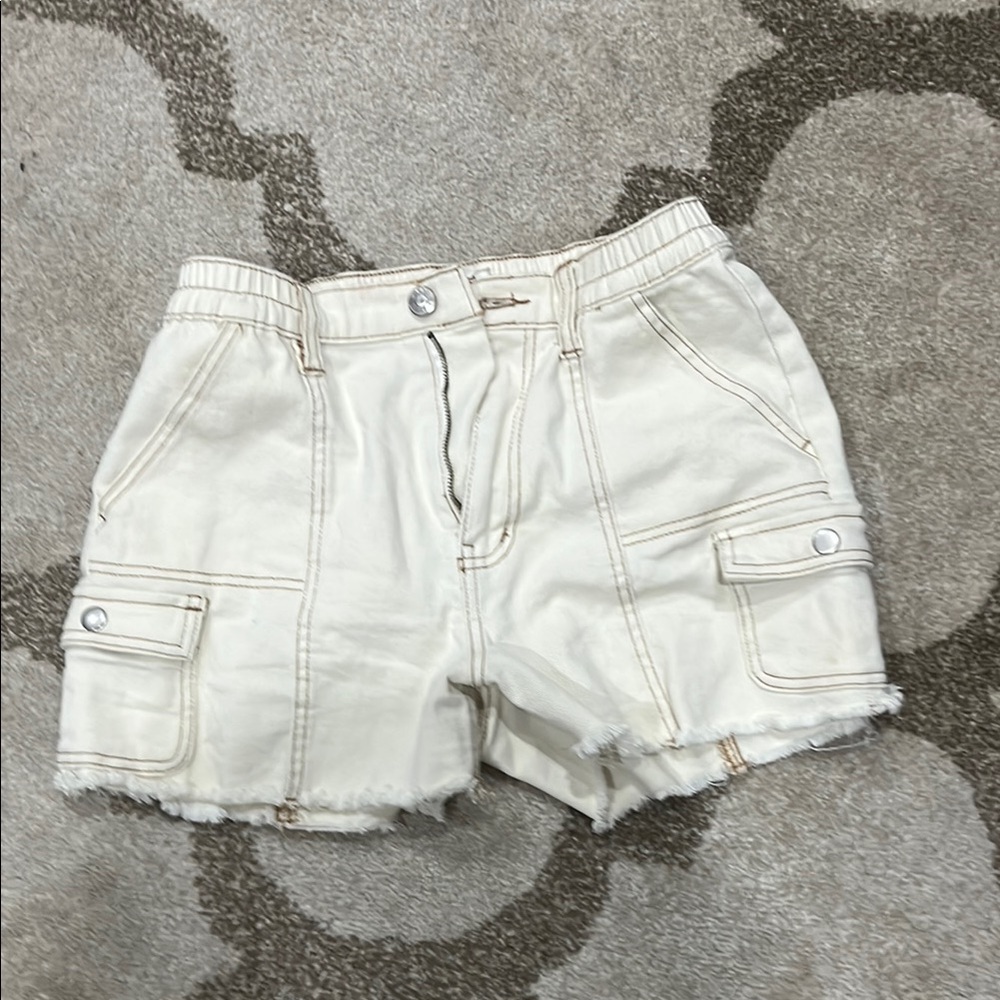 Stylish Cream Cargo Shorts